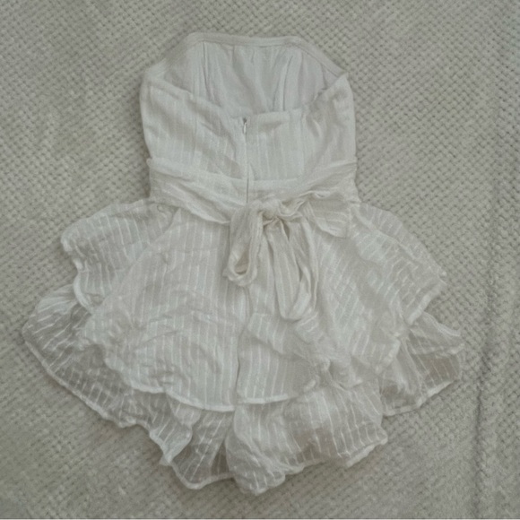 Selfie Leslie Flowy Romper - Picture 2 of 6